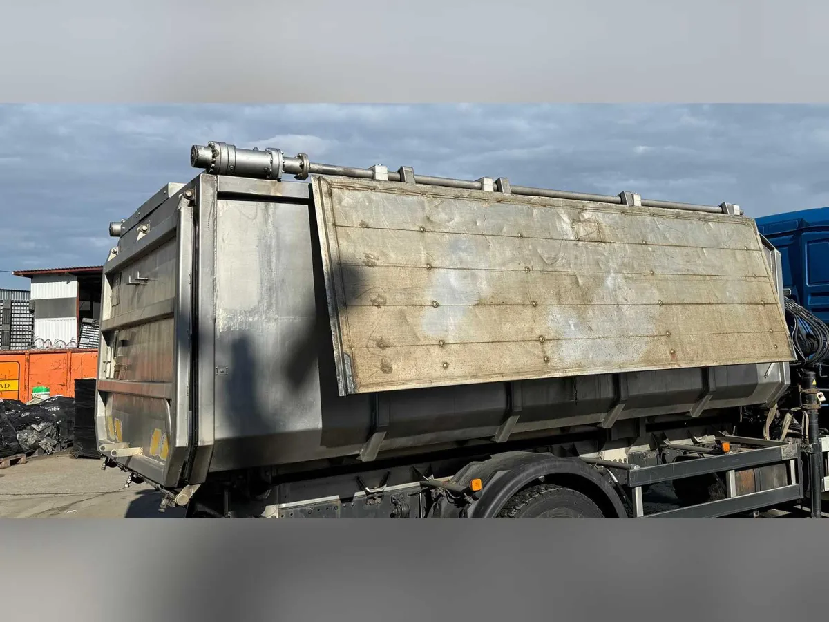 2006 - Schutte - BK2 - Abfallbehälter kippen