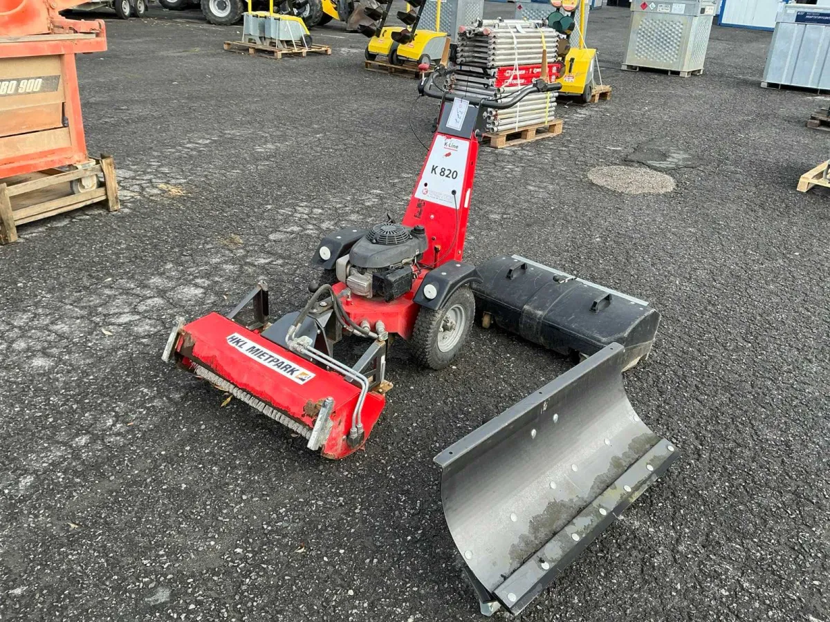 KERSTEN - K 820 - 2019 - Kehrmaschine mit Wechselaufsätzen