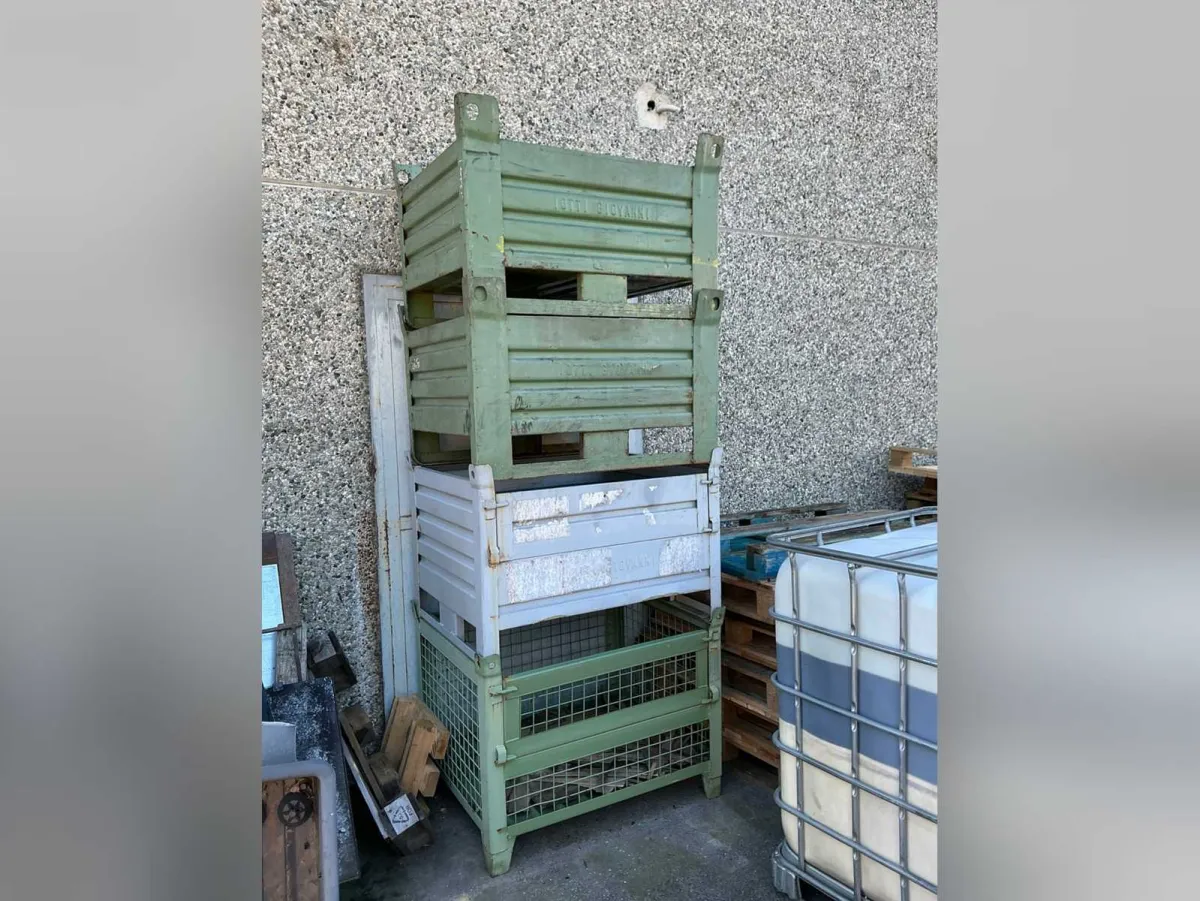 Metallboxen (800x1000x600 mm) (4x)