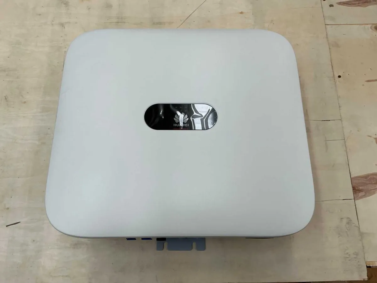 (x4) HUAWEI SUN2000-10KTL-M1 Onduleur - Triphasé (RÉF : 4005442)