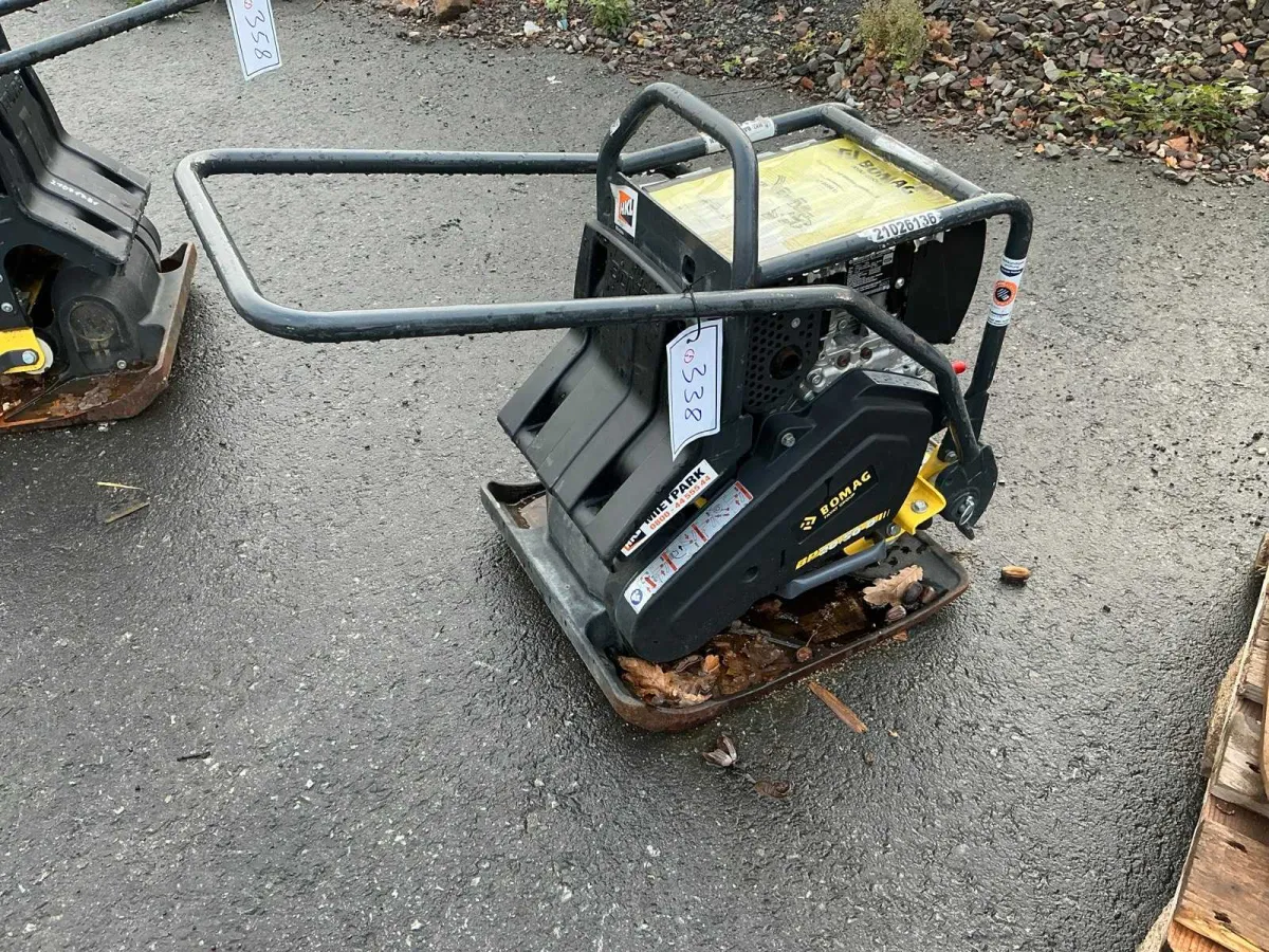 Compacteur BOMAG BP 20/50 D Plate 2021