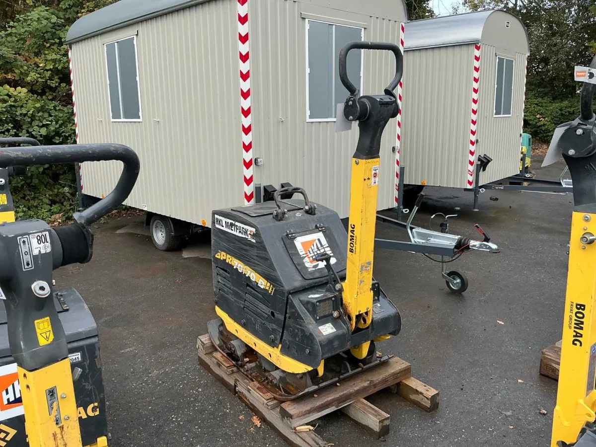 Compacteur à plaque BOMAG BPR 70/70 D 2021