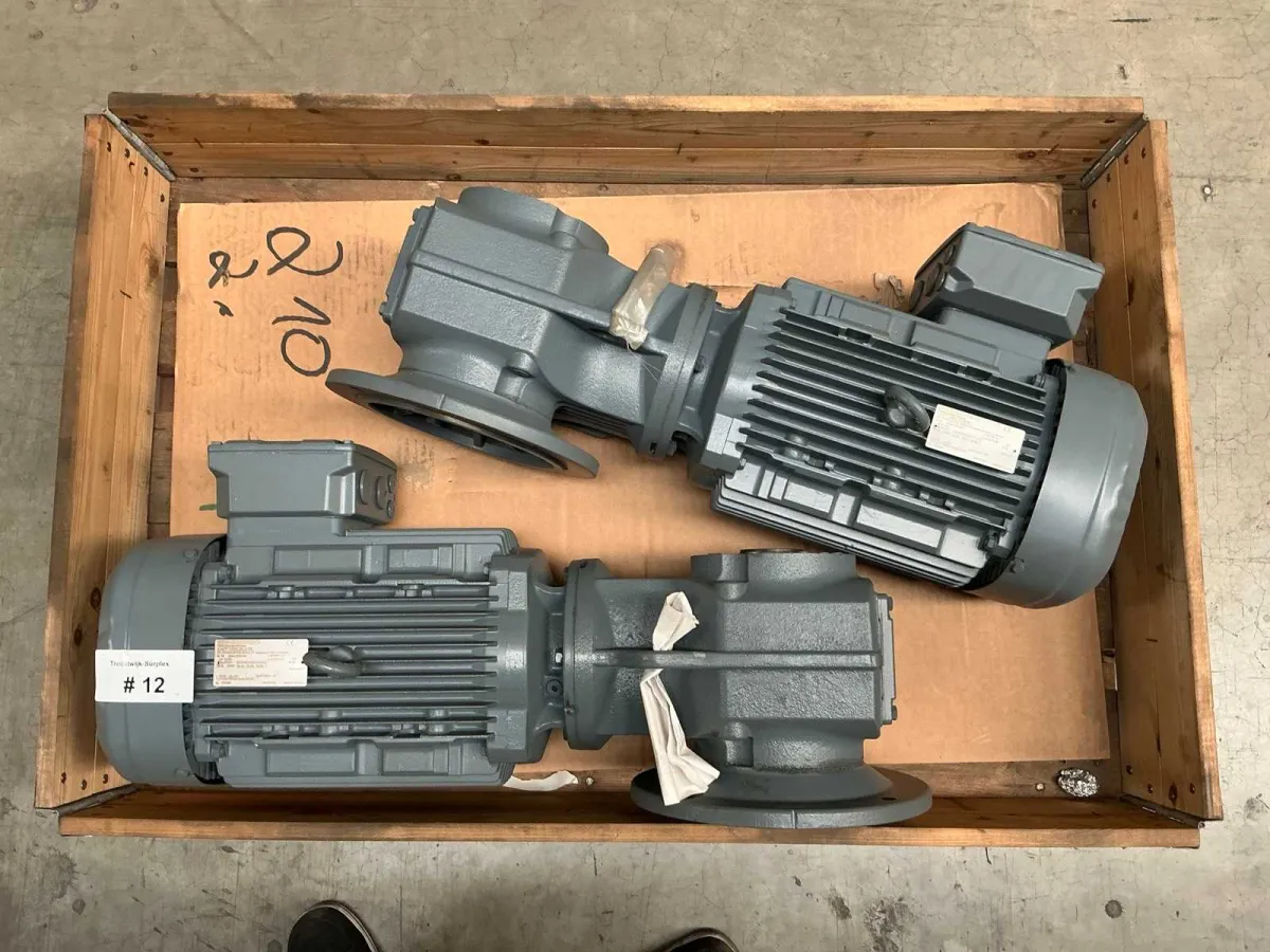 SEW-Eurodrive K77DRE132SA/TH 2 x Elektromotor - Getriebemotor