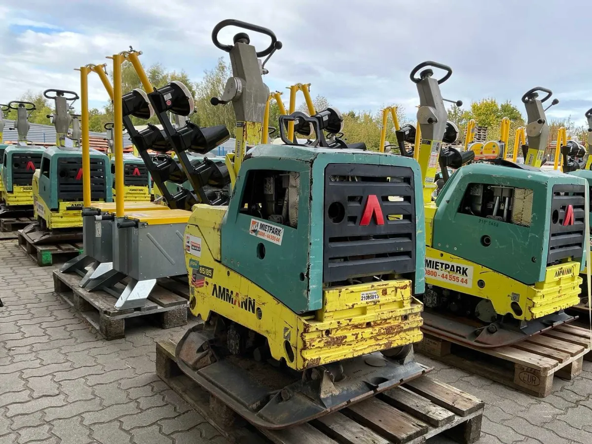 AMMANN - APH 60/85 - 2021 - Compacteur de plaques, DÉFECTUEUX