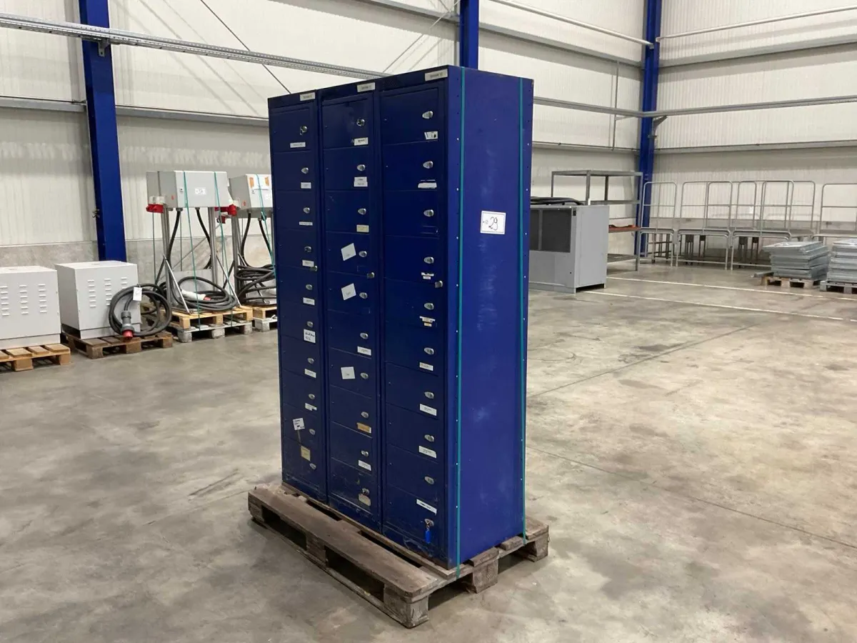 Locker (3x)