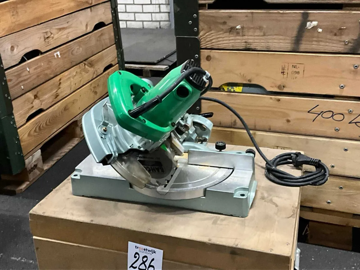2002 Hitachi C 8FC Crosscut Saw