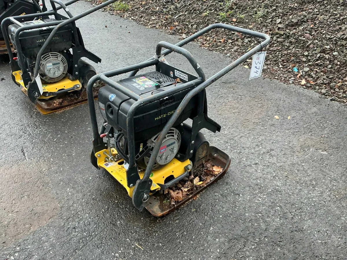 Compacteur BOMAG BP 20/50 D Plate 2021