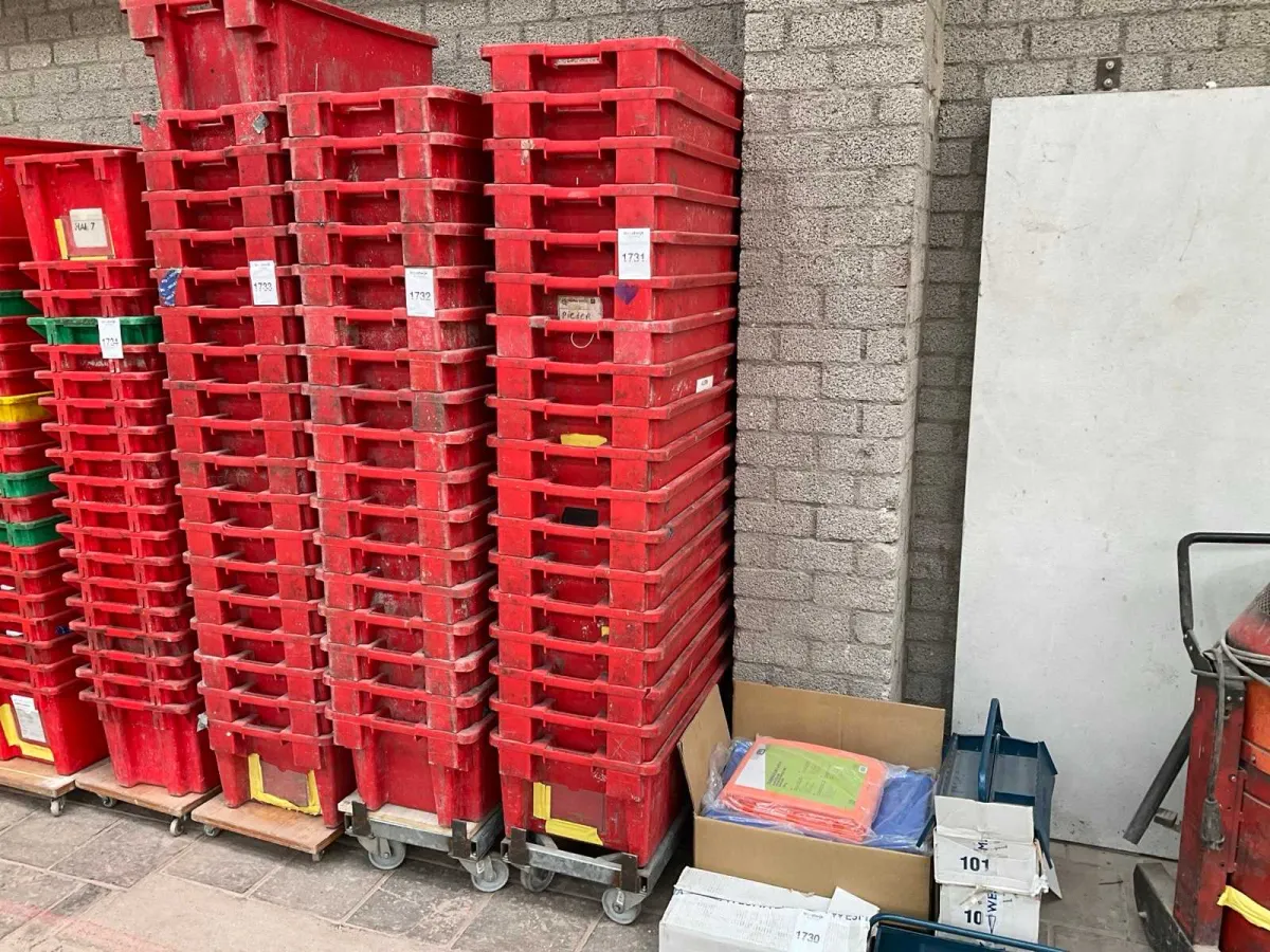 Stacking crates on trolley