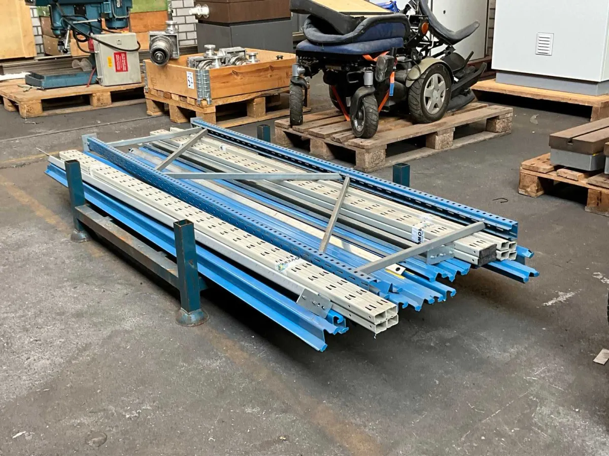Schrauben-Rack-Teile