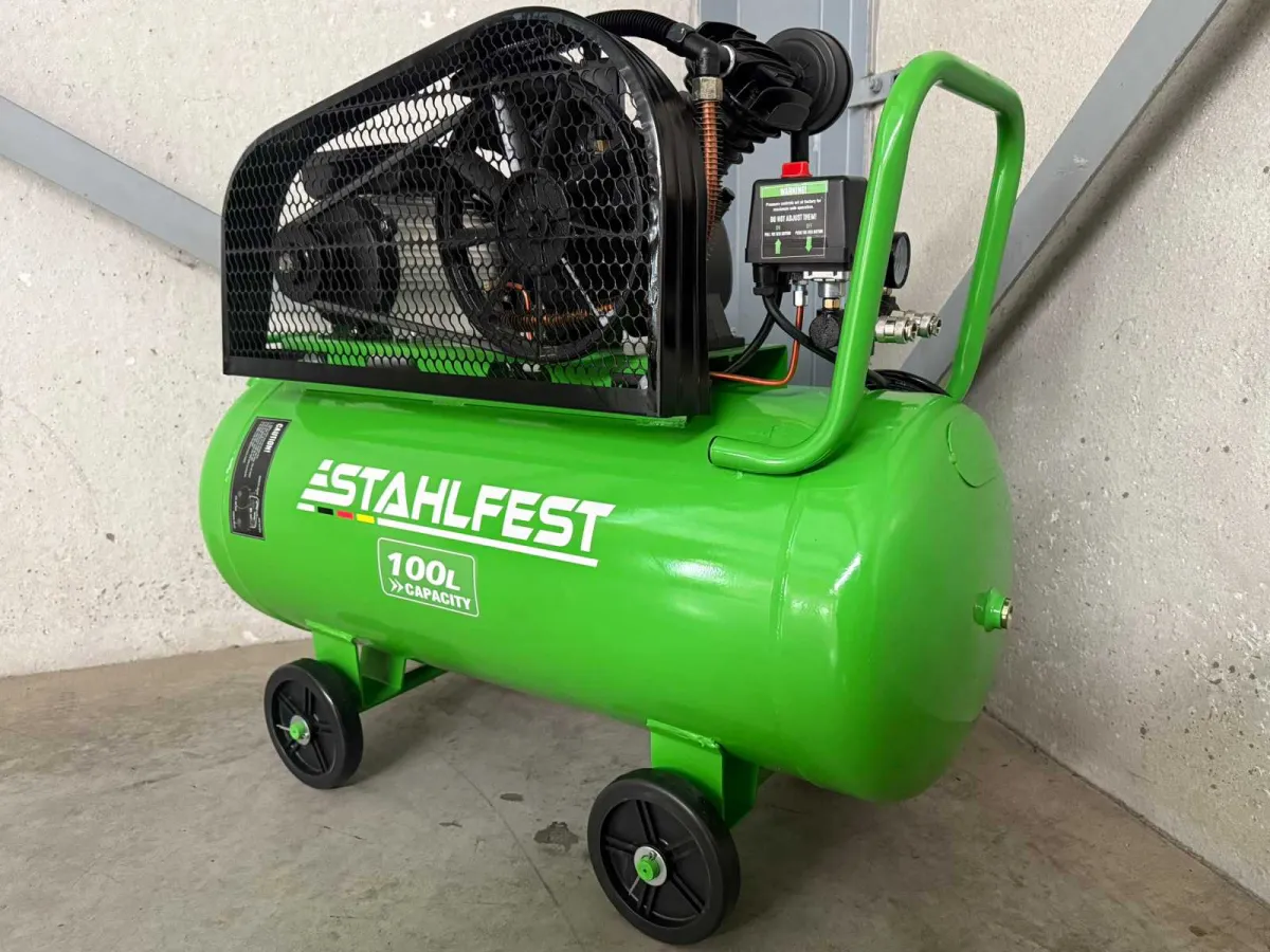 Stahlfest 100-Liter-V-Twin-Kolbenkompressor