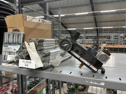Pneumatischer Zylinder (3x) – RESALE