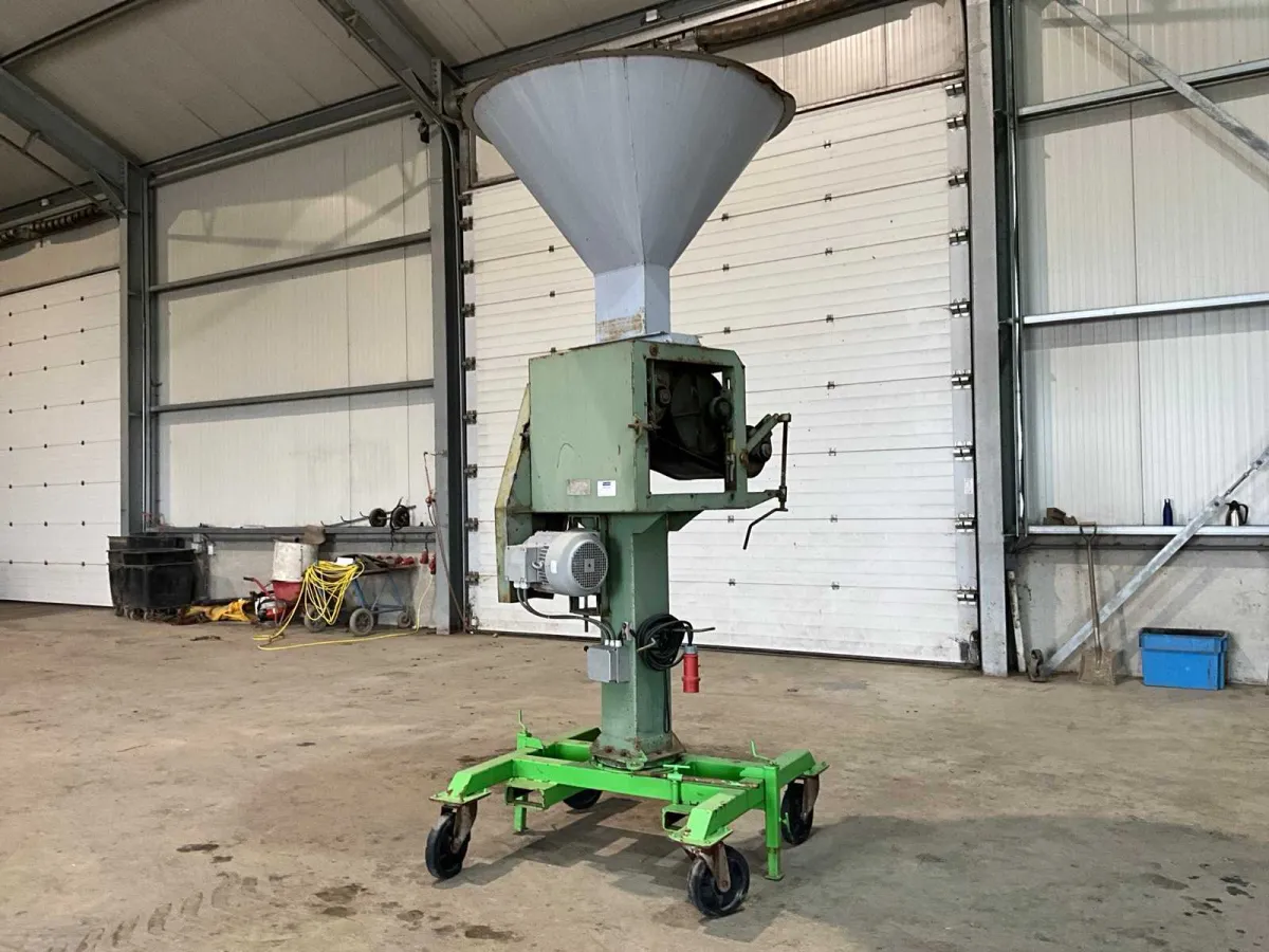 Grain Thrower