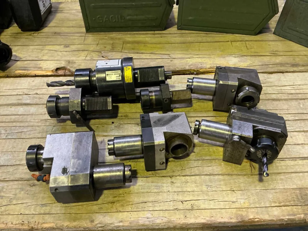 Fräsmaschine und CNC-Werkzeuge