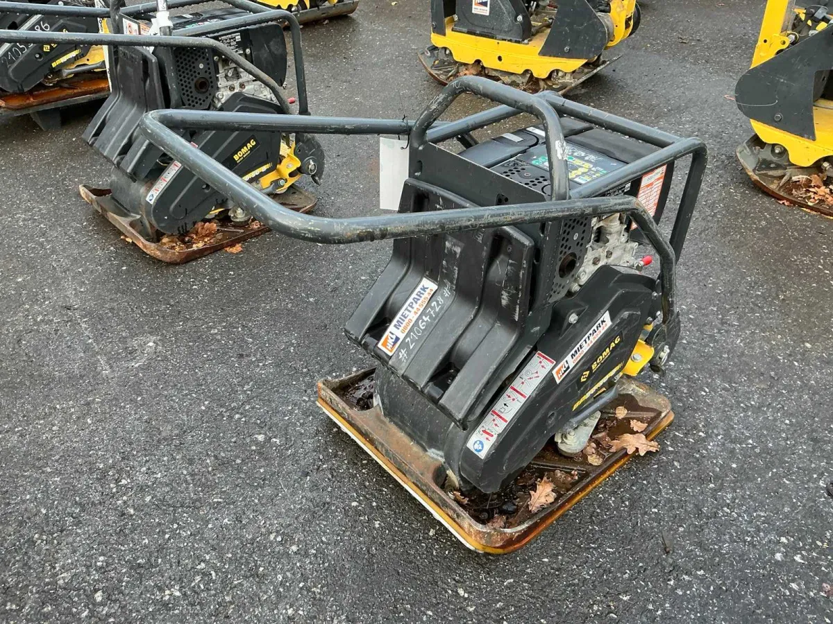 Compacteur BOMAG BP 20/50 D Plate 2021