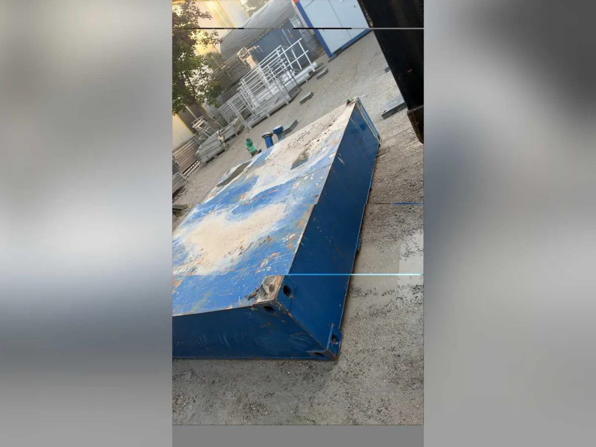 CONVECS FÄKALIENTANK 4,5M³ TYP BERLIN Fäkalientank - Defekt