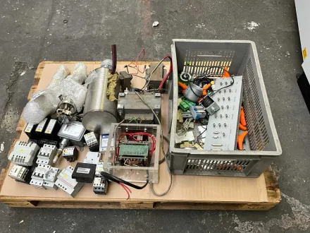 Verschiedene elektrische Zubehörteile – RESALE