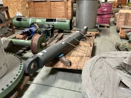 VALMET 200/110/1250 Hydraulik Zylinder – RESALE