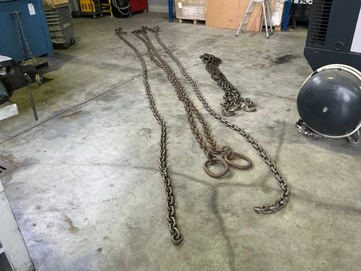 Lifting chains