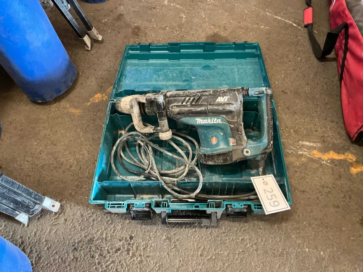 MAKITA HM1213C Abbruchhammer