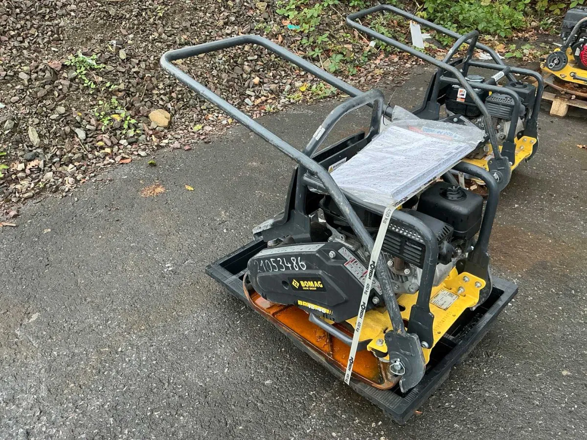 2021 - BOMAG - BP 12/40 - Vorwärtslaufende Rüttelplatte