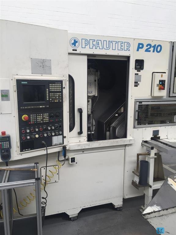 GLEASON PFAUTER P210 Zahnrad-Abwälzfräsmaschine - vertikal