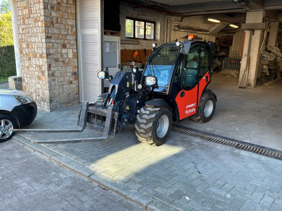 Kubota Kompaktlader / Telehandler Kubota KTH4815-2 – 146,7 h – Gabeln + Schaufel 160 cm
