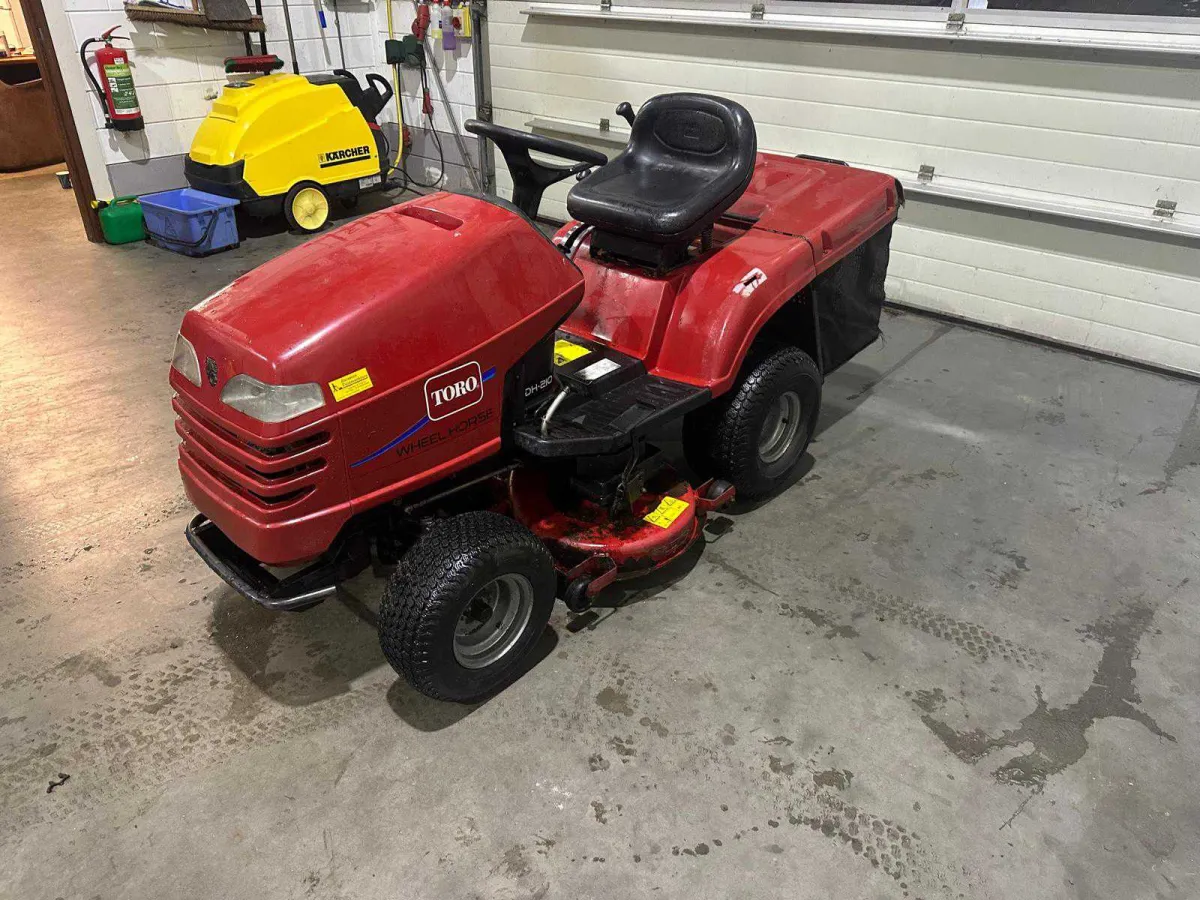 Tracteur de pelouse Toro Dh 210