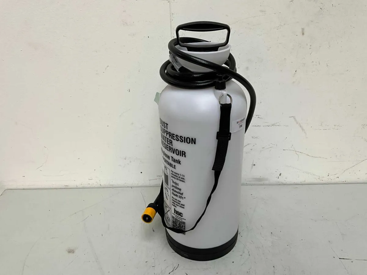 Water pressure tank