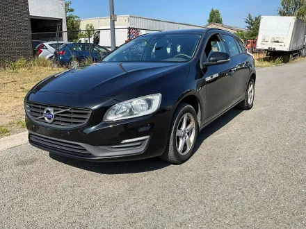 Volvo V60 Pkw 2016 – RESALE