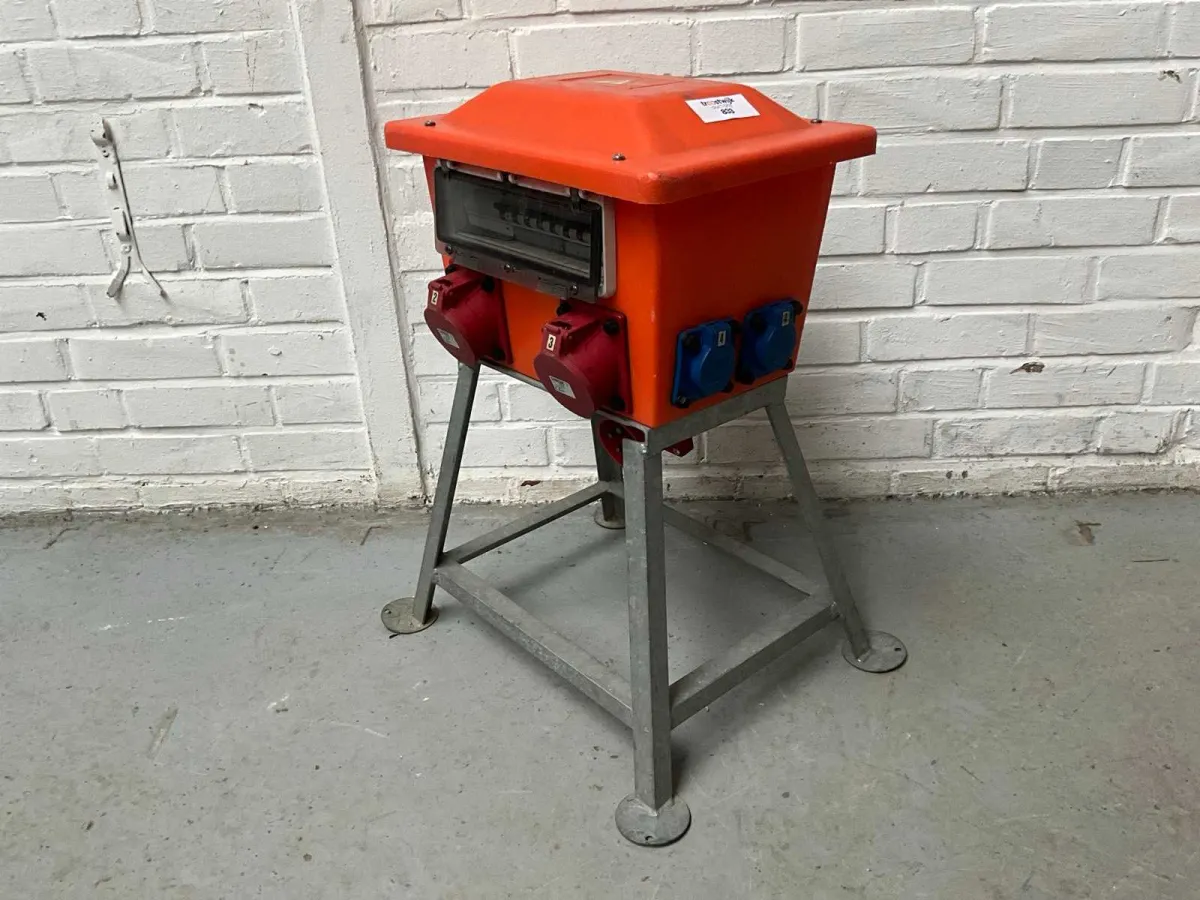 Caja de conexiones de construcción Jäger Direkt Rondo 2016
