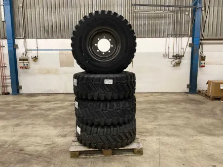 Mitas 31x15.5-15 8PR, SK-02 Radlader Reifen mit Felgen (4x) – RESALE
