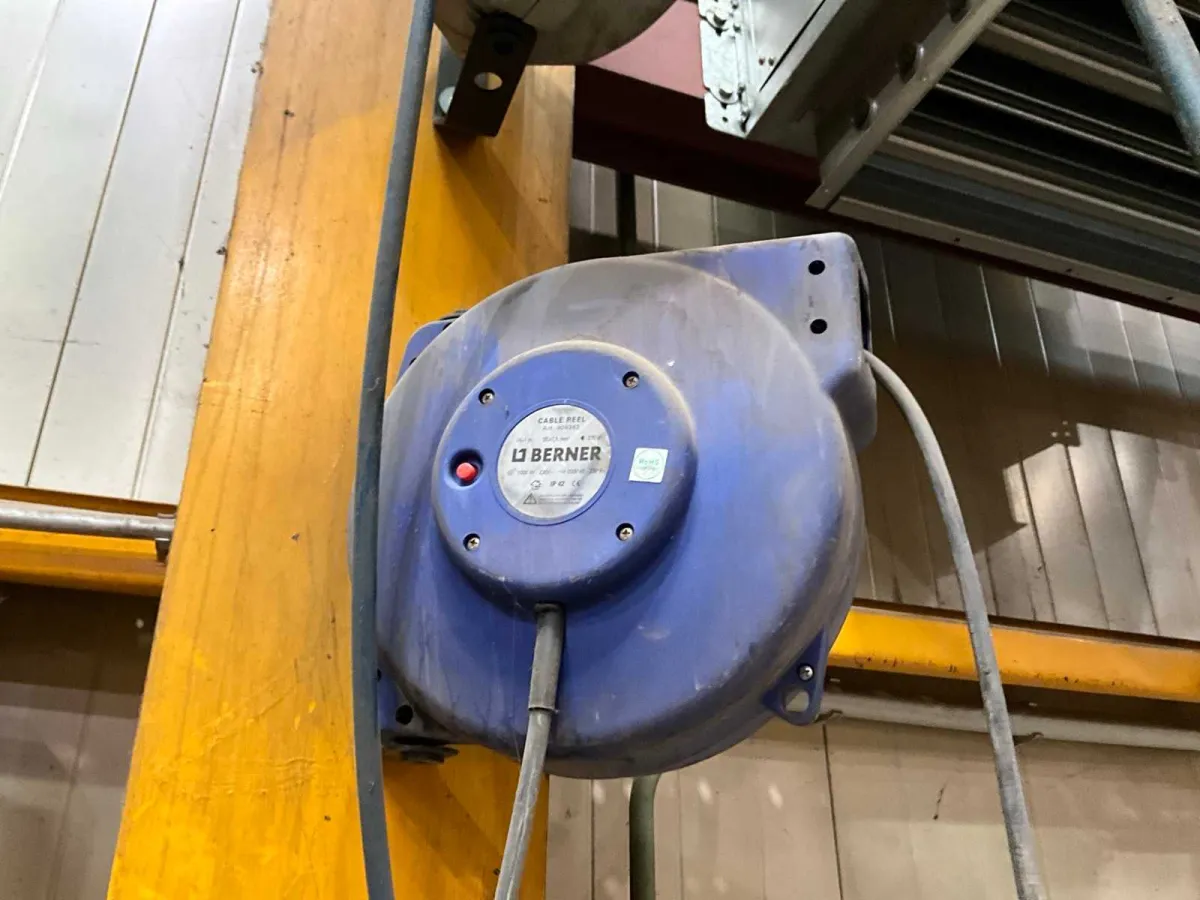 Carrete de cable bernesa