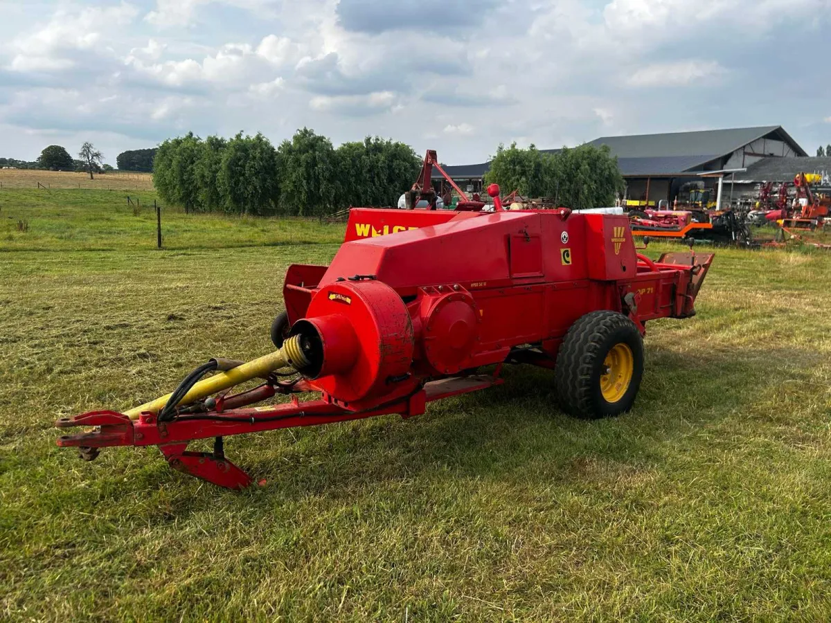 Welger AP71 Baler