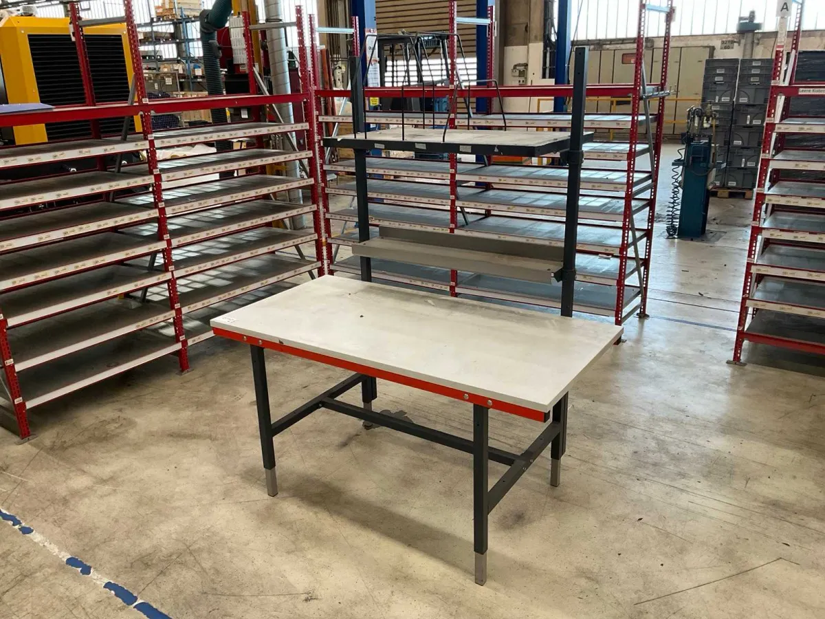 Packing table