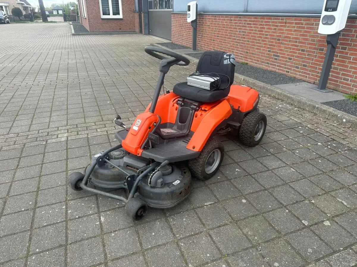 Husqvarna - électrique - Tracteur à pelouse