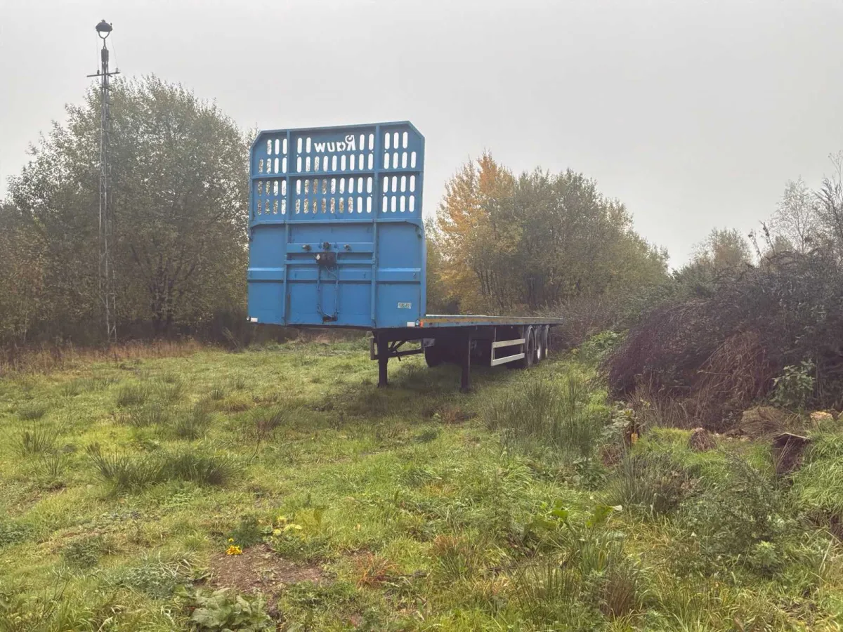 Verschiedene Lkw-Anhänger / Flachbett-Sattelauflieger RAUW SA 39/3 – 3 Achsen