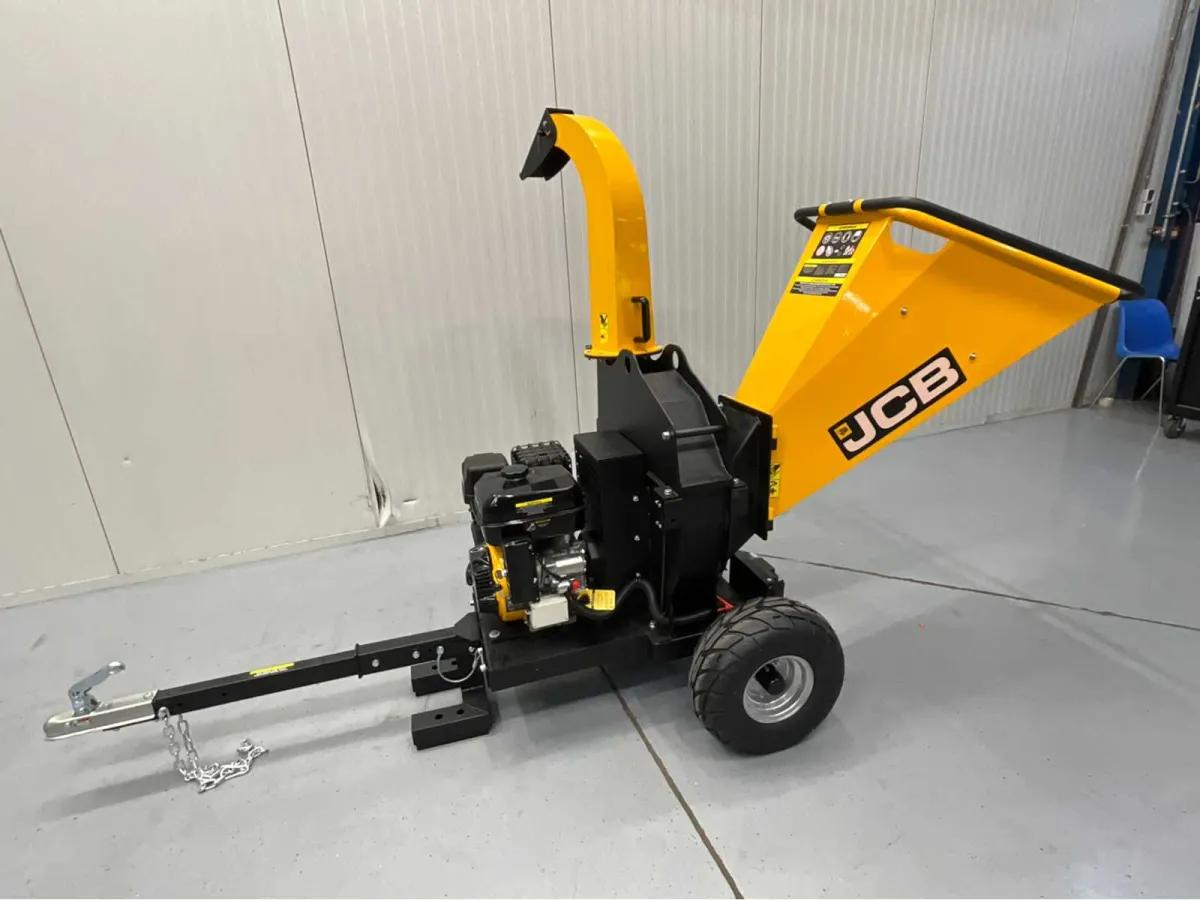 JCB CH150120PE Holzschredder – Zerkleinerungskapazität 120 mm – 15 PS – 2026