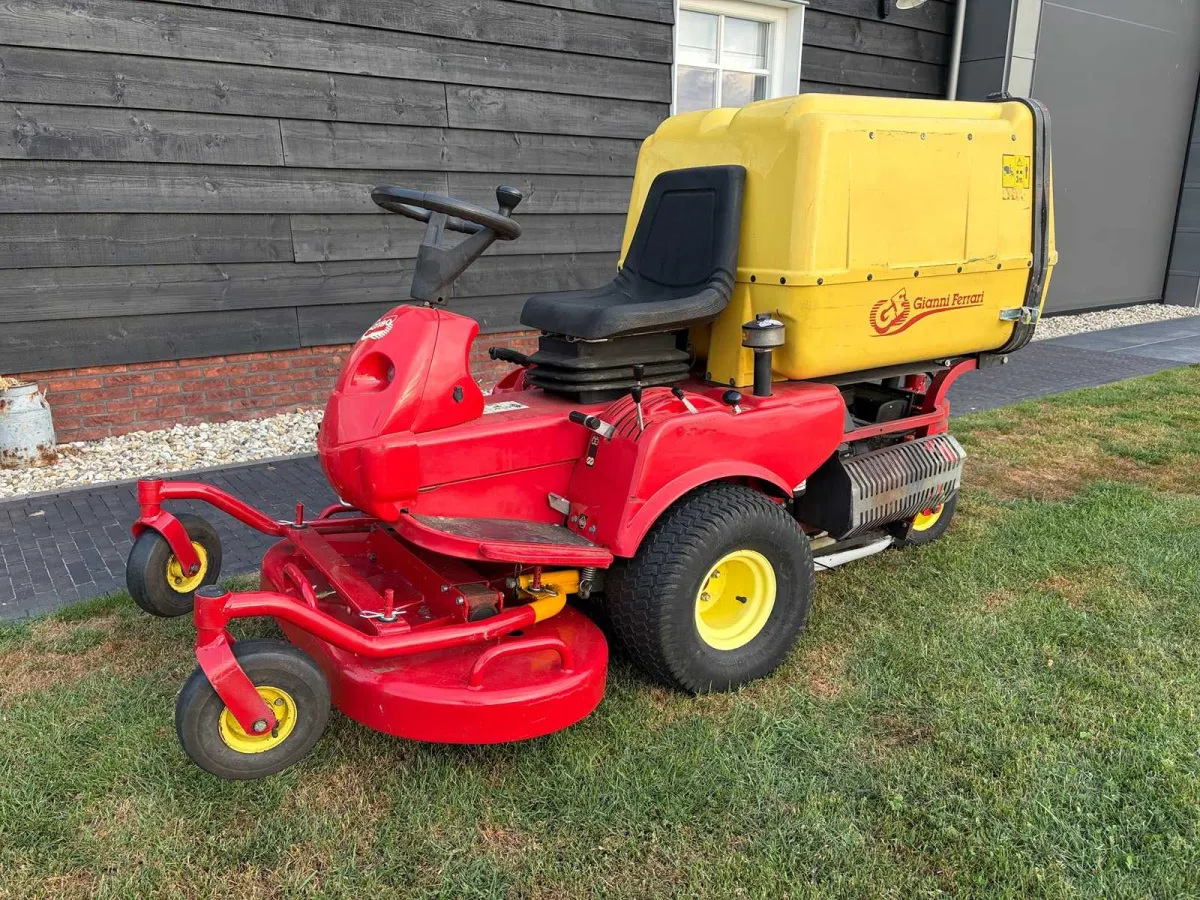 Gianni Ferrari - PG180 - Balayeur - Aspirateur - Tracteur de pelouse