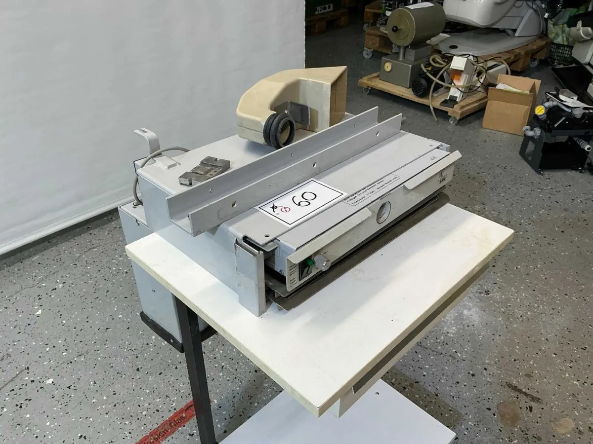 Extracteur dentaire sous comptoir KAVO