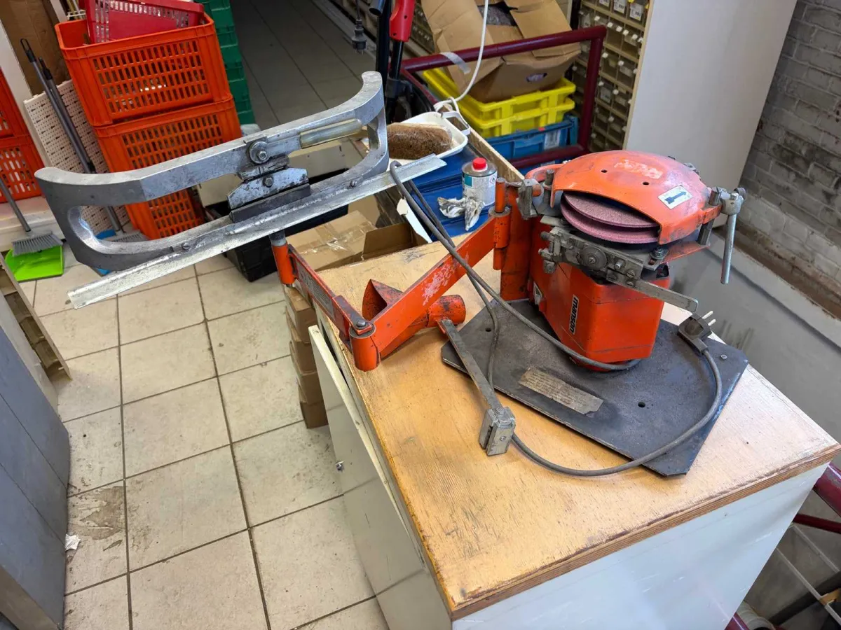 Manson Professional Skate Sharpening Machine