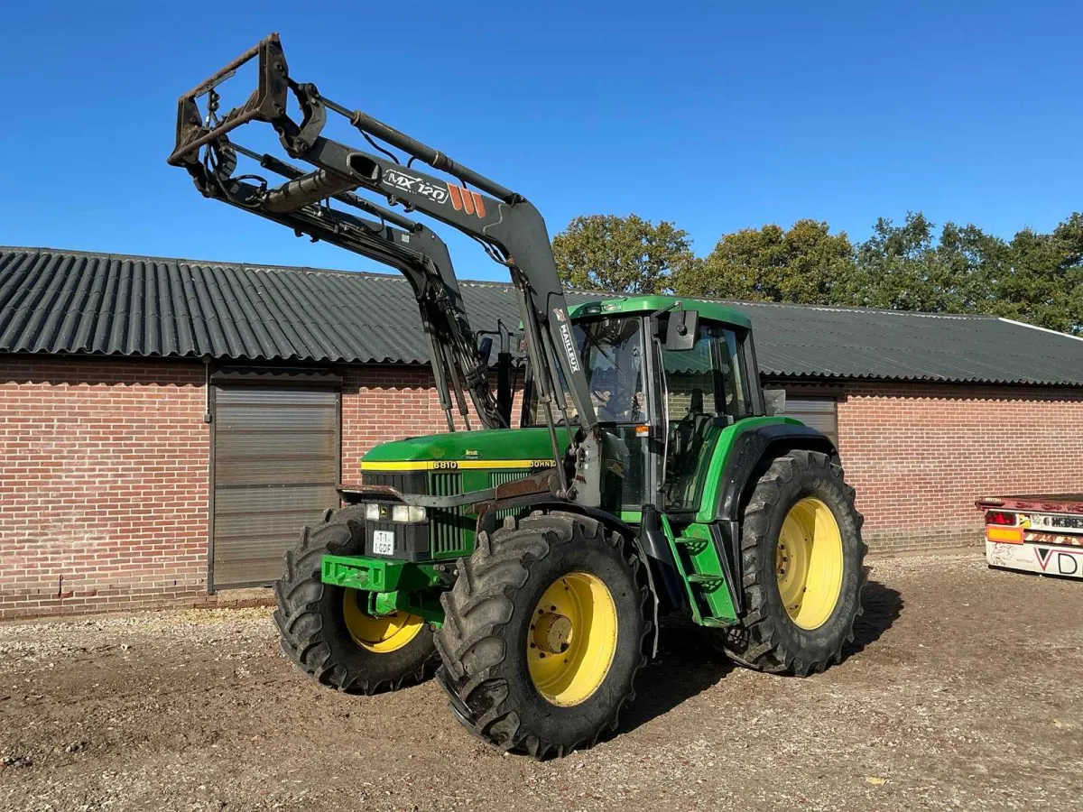 2000 John Deere 6810 PowerQuad 4WD Landtraktor mit Mailleux MX120 Frontlader – 125 PS