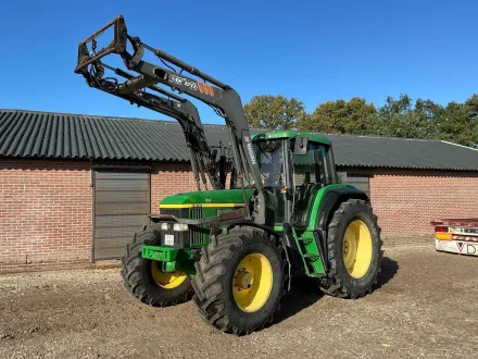 2000 John Deere 6810 PowerQuad 4WD Landtraktor mit Mailleux MX120 Frontlader – 125 PS – RESALE