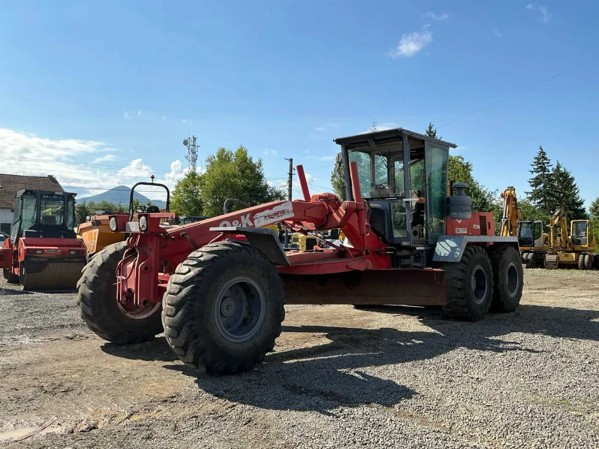 O&K - F206 - Grader - 2004