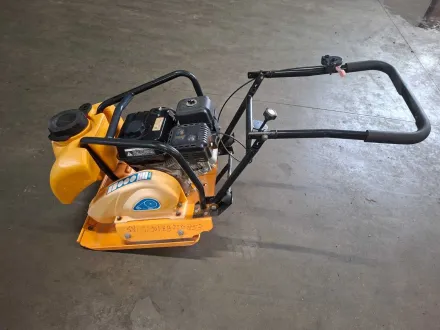 2025 SDLOOL SL90 Plattenverdichter – Loncin 196 ccm – 15 kN – Wassersprühsystem – RESALE