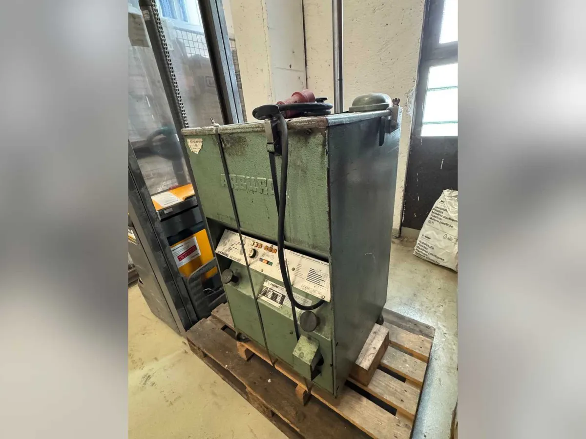 - Arburg - Thermolift 100 - Arburg Thermolift 100