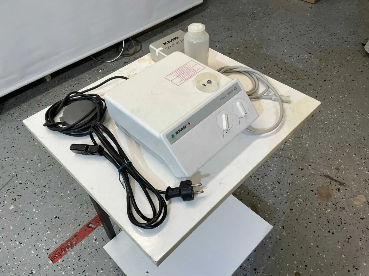 EMS Piezon Master 400 Ultraschall-Zahnsteinentfernungsgerät