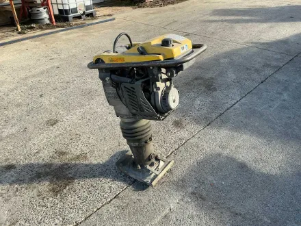 WACKER NEUSON - WM100 - Schwingungsrammer – RESALE