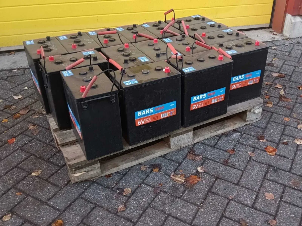 2026 lot 16 BARS Trio J305 traction batteries – 6 V 360 Ah – new