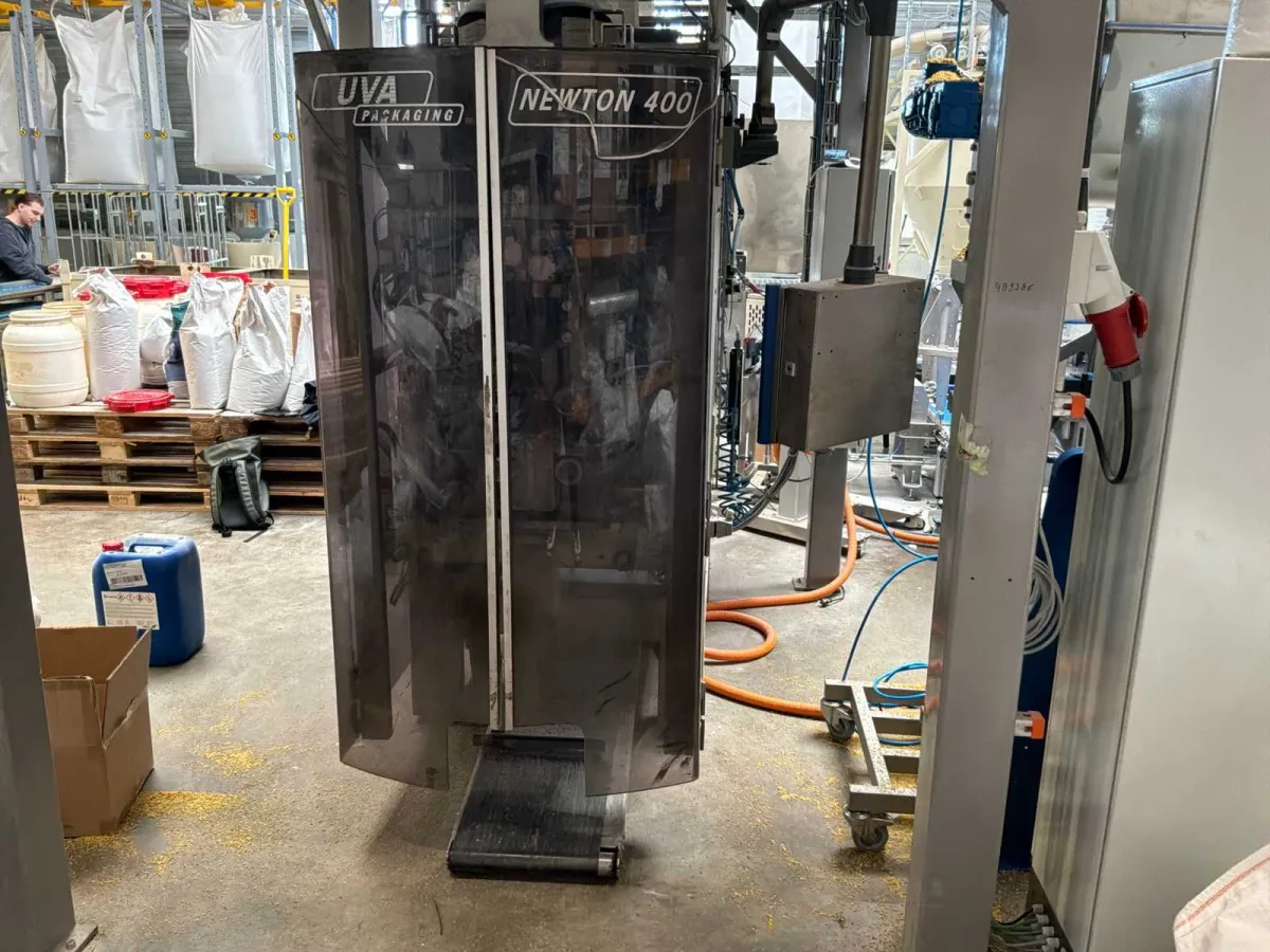 2003 Newton 400 UVA Packaging/Vertical Packaging Machine