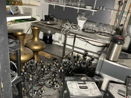 Große Ladung verschiedener Catering-Utensilien – RESALE